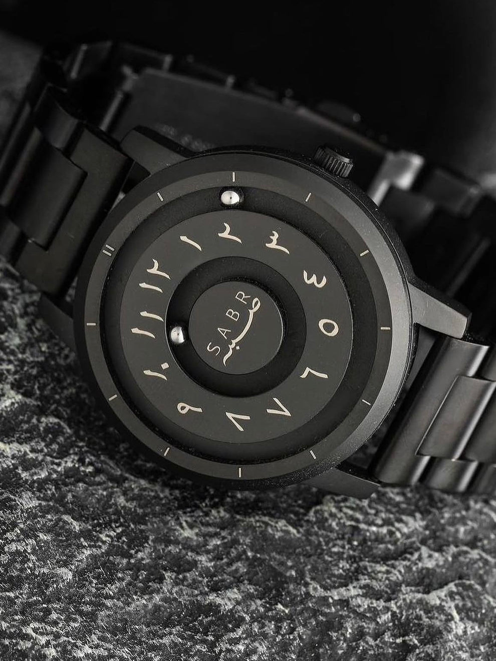 SABR Armless Watch – A Unique Timepiece with Magnetic Innovation